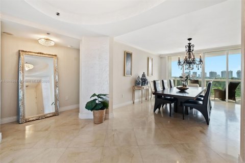 Condominio en venta en Sunny Isles Beach, Florida, 3 dormitorios, 198.44 m2 № 1849337 - foto 5