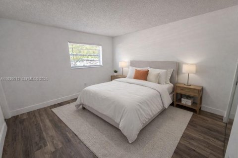 Condo in Hallandale Beach, Florida, 1 bedroom  № 1996533 - photo 11