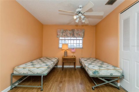 House in Tampa, Florida 4 bedrooms, 183.67 sq.m. № 1743218 - photo 16