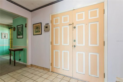 House in Tampa, Florida 4 bedrooms, 183.67 sq.m. № 1743218 - photo 4