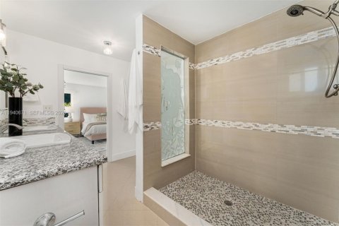 Casa en venta en Pinecrest, Florida, 5 dormitorios, 302.03 m2 № 2026189 - foto 24