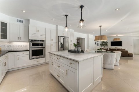 Casa en venta en Pinecrest, Florida, 5 dormitorios, 302.03 m2 № 2026189 - foto 16