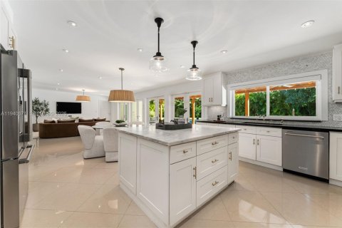 Casa en venta en Pinecrest, Florida, 5 dormitorios, 302.03 m2 № 2026189 - foto 15