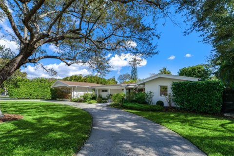 Casa en venta en Pinecrest, Florida, 5 dormitorios, 302.03 m2 № 2026189 - foto 3