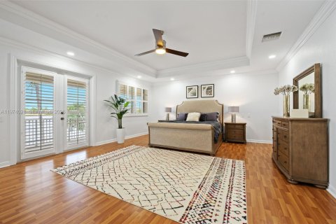 House in Weston, Florida 5 bedrooms, 498.42 sq.m. № 2046627 - photo 25