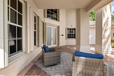 House in Weston, Florida 5 bedrooms, 498.42 sq.m. № 2046627 - photo 3