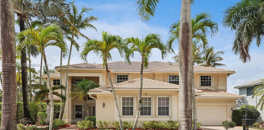 House in Weston, Florida 5 bedrooms, 498.42 sq.m. № 2046627