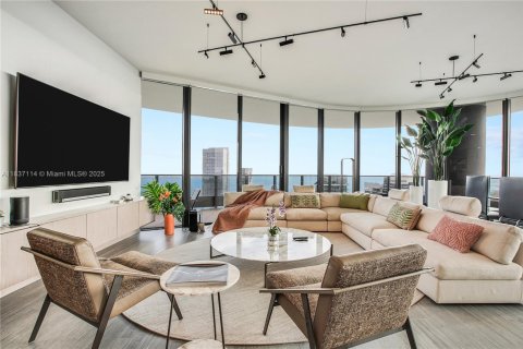 Condo in Miami, Florida, 3 bedrooms  № 1821840 - photo 9