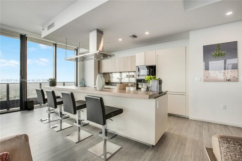Condo in Miami, Florida, 3 bedrooms  № 1821840 - photo 4