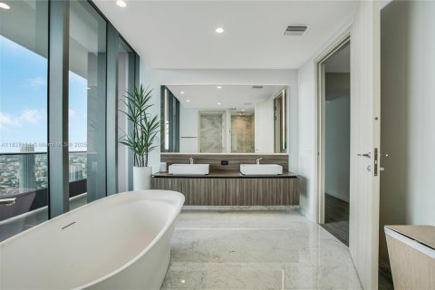 Condo in Miami, Florida, 3 bedrooms  № 1821840 - photo 12