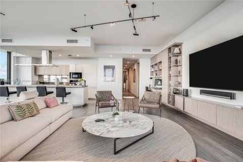 Condo in Miami, Florida, 3 bedrooms  № 1821840 - photo 7