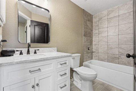 House in Ocala, Florida 4 bedrooms, 279.54 sq.m. № 2234737 - photo 15
