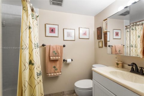 Condo in Hollywood, Florida, 2 bedrooms  № 2080092 - photo 8