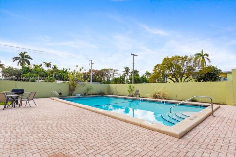 Condo in Hollywood, Florida, 2 bedrooms  № 2080092 - photo 22