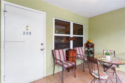 Condo in Hollywood, Florida, 2 bedrooms  № 2080092 - photo 18