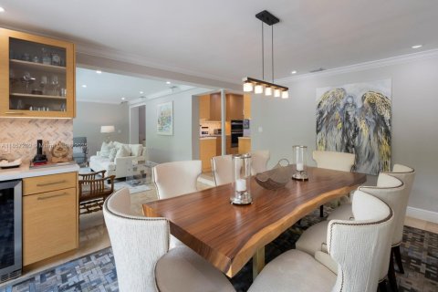 House in Key Biscayne, Florida 5 bedrooms, 225.66 sq.m. № 1980916 - photo 14