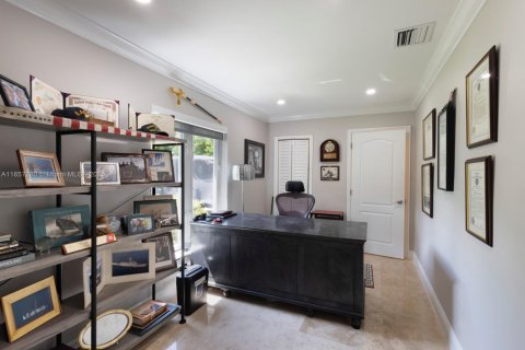 House in Key Biscayne, Florida 5 bedrooms, 225.66 sq.m. № 1980916 - photo 22