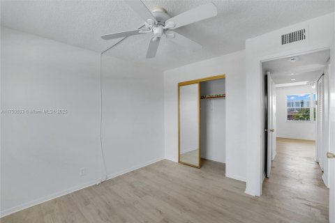 Купить кондоминиум в Холливуд, Флорида 2 спальни, 60.39м2, № 1958290 - фото 23