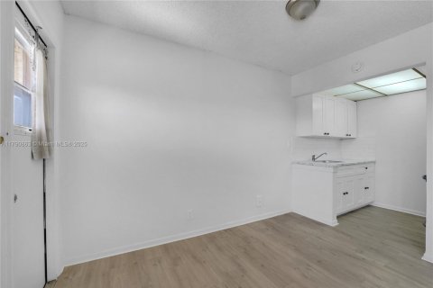 Купить кондоминиум в Холливуд, Флорида 2 спальни, 60.39м2, № 1958290 - фото 6