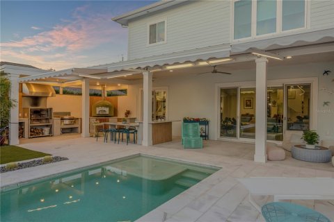 House in New Smyrna Beach, Florida 4 bedrooms, 283.17 sq.m. № 1564747 - photo 2