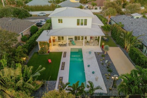 House in New Smyrna Beach, Florida 4 bedrooms, 283.17 sq.m. № 1564747 - photo 7