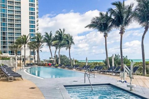 Снять в аренду кондоминиум в Майами-Бич, Флорида 1 спальня, 71.72м2, № 1992280 - фото 20