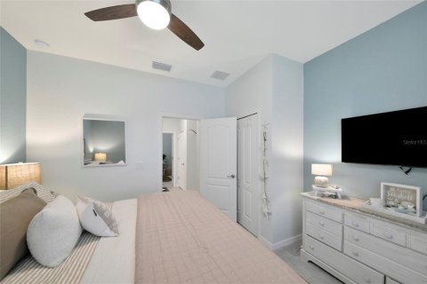 Villa ou maison à vendre à Bradenton, Floride: 4 chambres, 187.29 m2 № 2396884 - photo 18