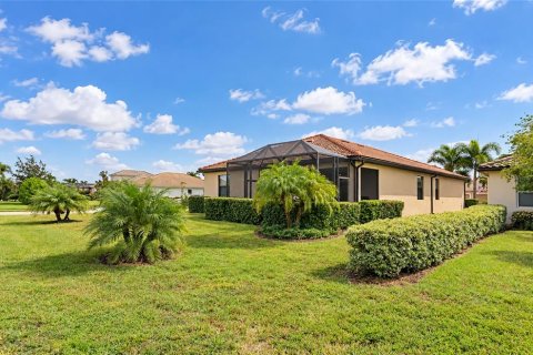 Villa ou maison à vendre à Bradenton, Floride: 4 chambres, 187.29 m2 № 2396884 - photo 2