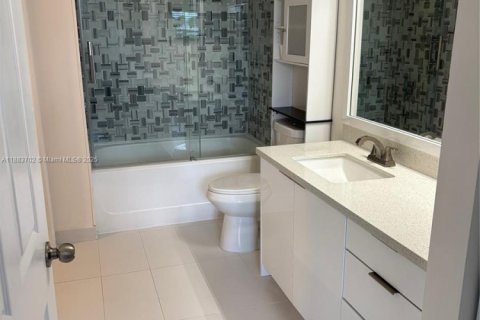 Condominio en venta en Hollywood, Florida, 1 dormitorio, 68.38 m2 № 1929860 - foto 16