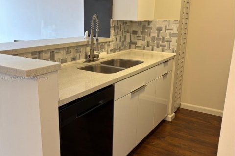 Condominio en venta en Hollywood, Florida, 1 dormitorio, 68.38 m2 № 1929860 - foto 11