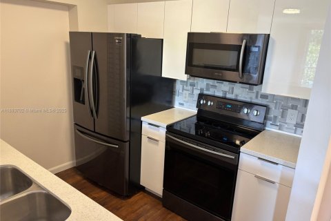 Condominio en venta en Hollywood, Florida, 1 dormitorio, 68.38 m2 № 1929860 - foto 10