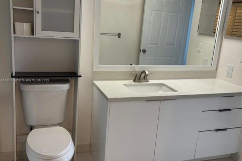 Condominio en venta en Hollywood, Florida, 1 dormitorio, 68.38 m2 № 1929860 - foto 15