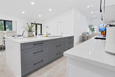 Villa ou maison à vendre à Tamarac, Floride: 3 chambres, 184.69 m2 № 1836206 - photo 28