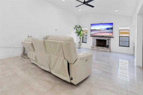 Villa ou maison à vendre à Tamarac, Floride: 3 chambres, 184.69 m2 № 1836206 - photo 25