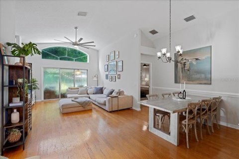 House in Tampa, Florida 3 bedrooms, 177.16 sq.m. № 1858250 - photo 5