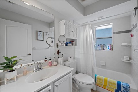 House in Tampa, Florida 3 bedrooms, 177.16 sq.m. № 1858250 - photo 28