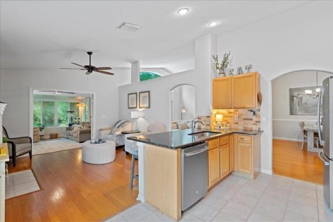 House in Tampa, Florida 3 bedrooms, 177.16 sq.m. № 1858250 - photo 10
