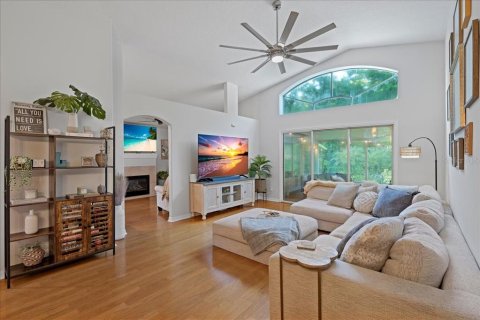 House in Tampa, Florida 3 bedrooms, 177.16 sq.m. № 1858250 - photo 8