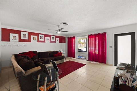 Casa en venta en Margate, Florida, 4 dormitorios, 137.96 m2 № 2168427 - foto 9