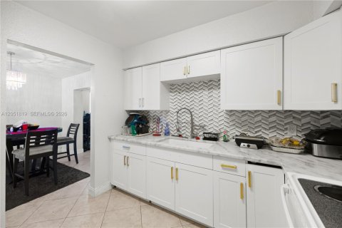 Casa en venta en Margate, Florida, 4 dormitorios, 137.96 m2 № 2168427 - foto 17