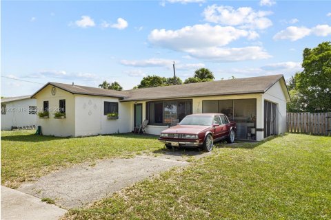 Casa en venta en Margate, Florida, 4 dormitorios, 137.96 m2 № 2168427 - foto 2