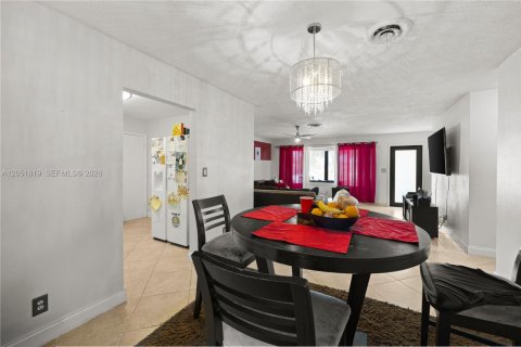 Casa en venta en Margate, Florida, 4 dormitorios, 137.96 m2 № 2168427 - foto 12