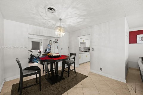 Casa en venta en Margate, Florida, 4 dormitorios, 137.96 m2 № 2168427 - foto 10