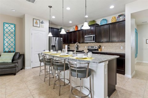 Townhouse in Kissimmee, Florida 5 bedrooms, 210.24 sq.m. № 2103916 - photo 6