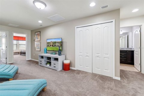 Townhouse in Kissimmee, Florida 5 bedrooms, 210.24 sq.m. № 2103916 - photo 9