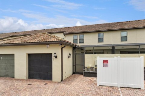 Townhouse in Kissimmee, Florida 5 bedrooms, 210.24 sq.m. № 2103916 - photo 30