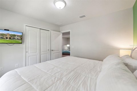 Townhouse in Kissimmee, Florida 5 bedrooms, 210.24 sq.m. № 2103916 - photo 18