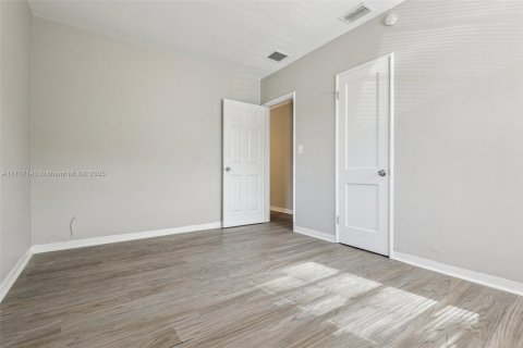 House in Fort Lauderdale, Florida 2 bedrooms, 74.32 sq.m. № 1488536 - photo 24