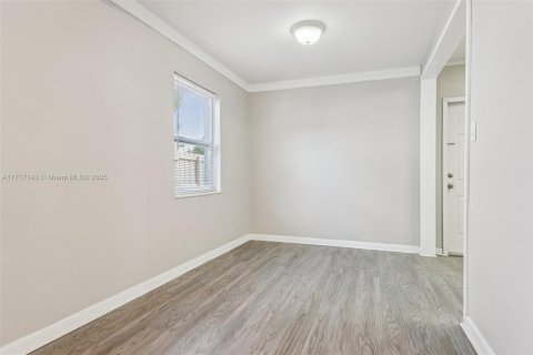 House in Fort Lauderdale, Florida 2 bedrooms, 74.32 sq.m. № 1488536 - photo 17