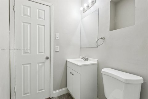 House in Fort Lauderdale, Florida 2 bedrooms, 74.32 sq.m. № 1488536 - photo 30